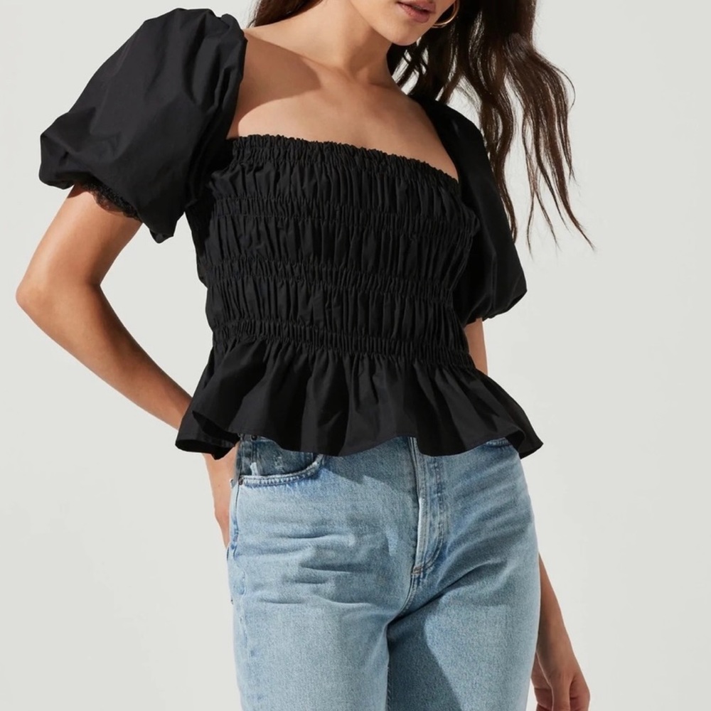 ASTR The Label Savina Bubble Sleeve Top Black Size Small LIKE NEW